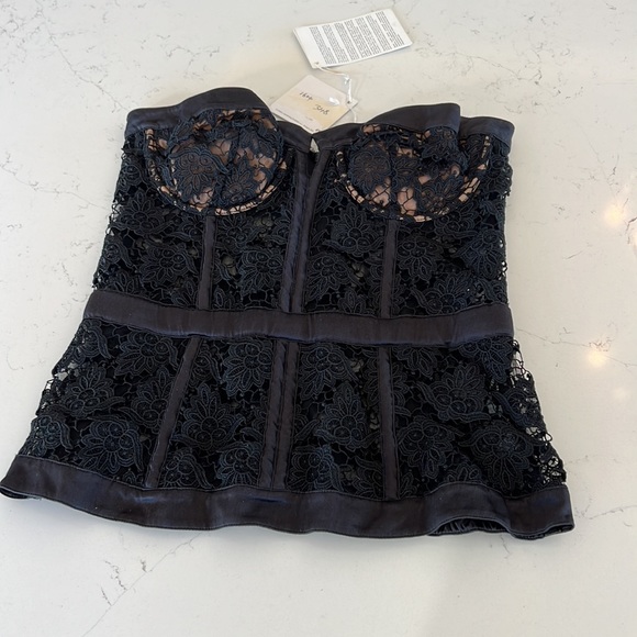 Laperla made in Italy size 34B luxury shape wear - Picture 2 of 16